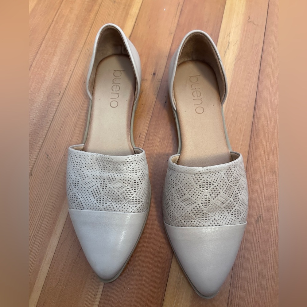 Women’s dress flats